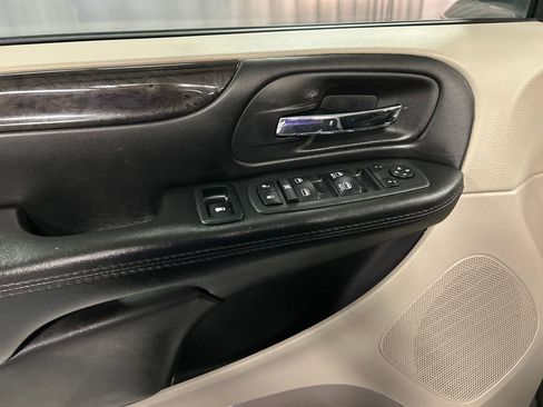 Used 2018 Dodge Grand Caravan SE image 13
