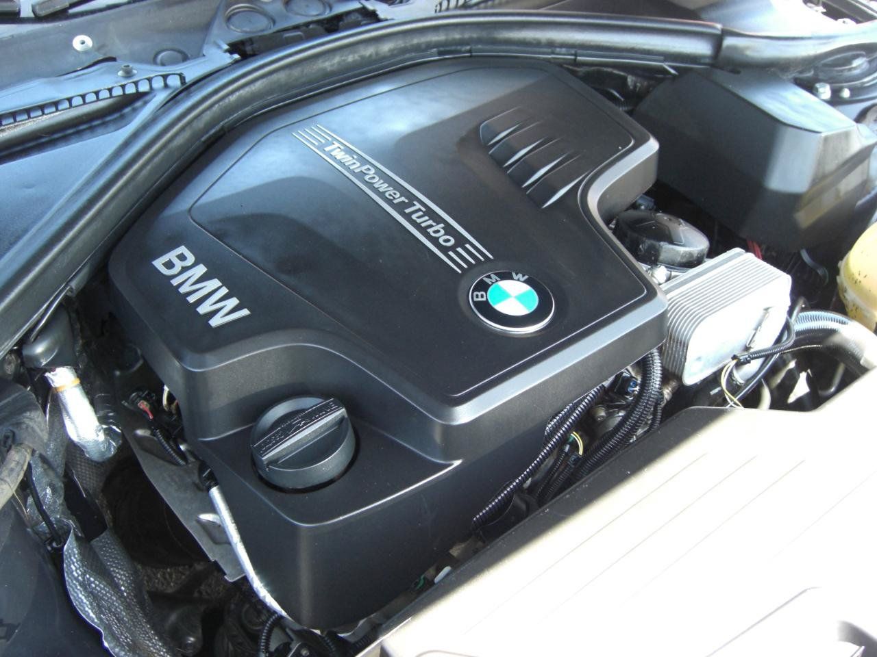 Used 2014 BMW 320i Sedan RWD image 18
