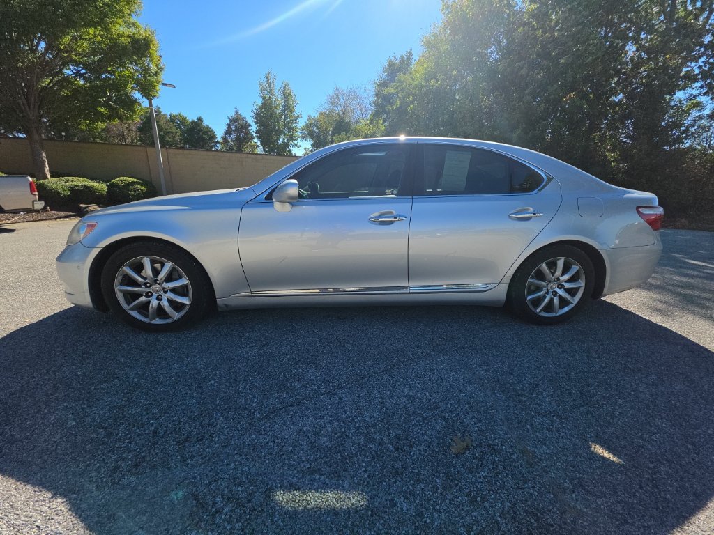 Used 2008 Lexus LS 460 RWD image 4
