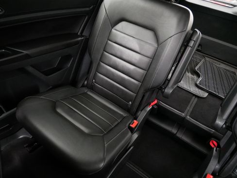 Used 2019 Volkswagen Atlas SEL Premium image 12