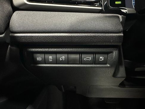 Used 2025 Toyota Camry LE image 17