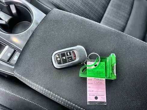 Certified 2022 Honda Civic EX image 21