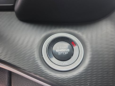 Used 2024 Jeep Grand Cherokee L Altitude image 30