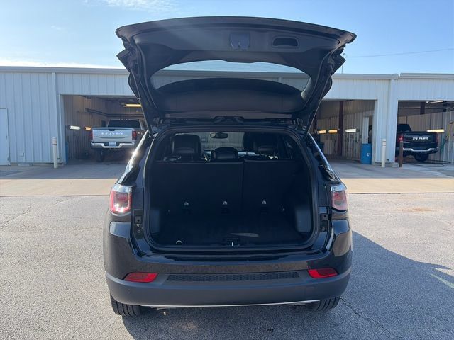 Used 2023 Jeep Compass Limited AWD/4WD image 21