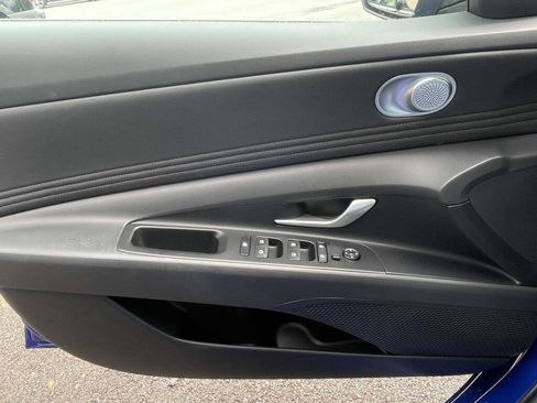 Used 2025 Hyundai Elantra SEL FWD image 27