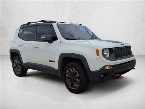 Used 2017 Jeep Renegade Trailhawk image 3