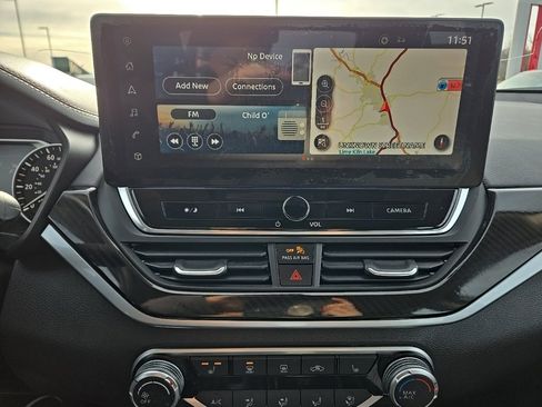 Used 2023 Nissan Altima 2.5 SR w/ SR Premium Package image 19