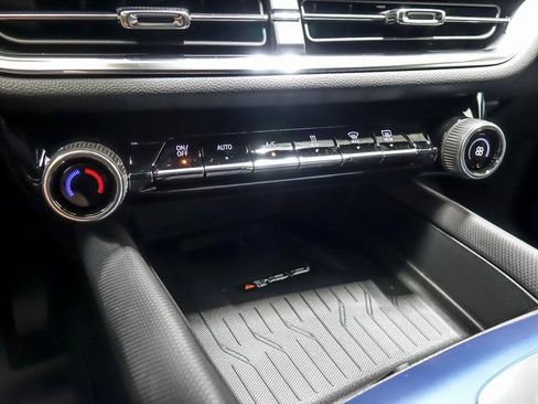 New 2026 Chevrolet Equinox EV LT image 21