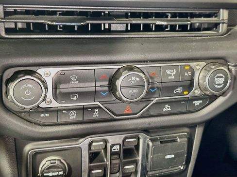 Used 2026 Jeep Gladiator Rubicon AWD/4WD image 13