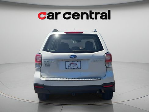 Used 2018 Subaru Forester 2.5i w/ Alloy Wheel Package AWD/4WD image 4