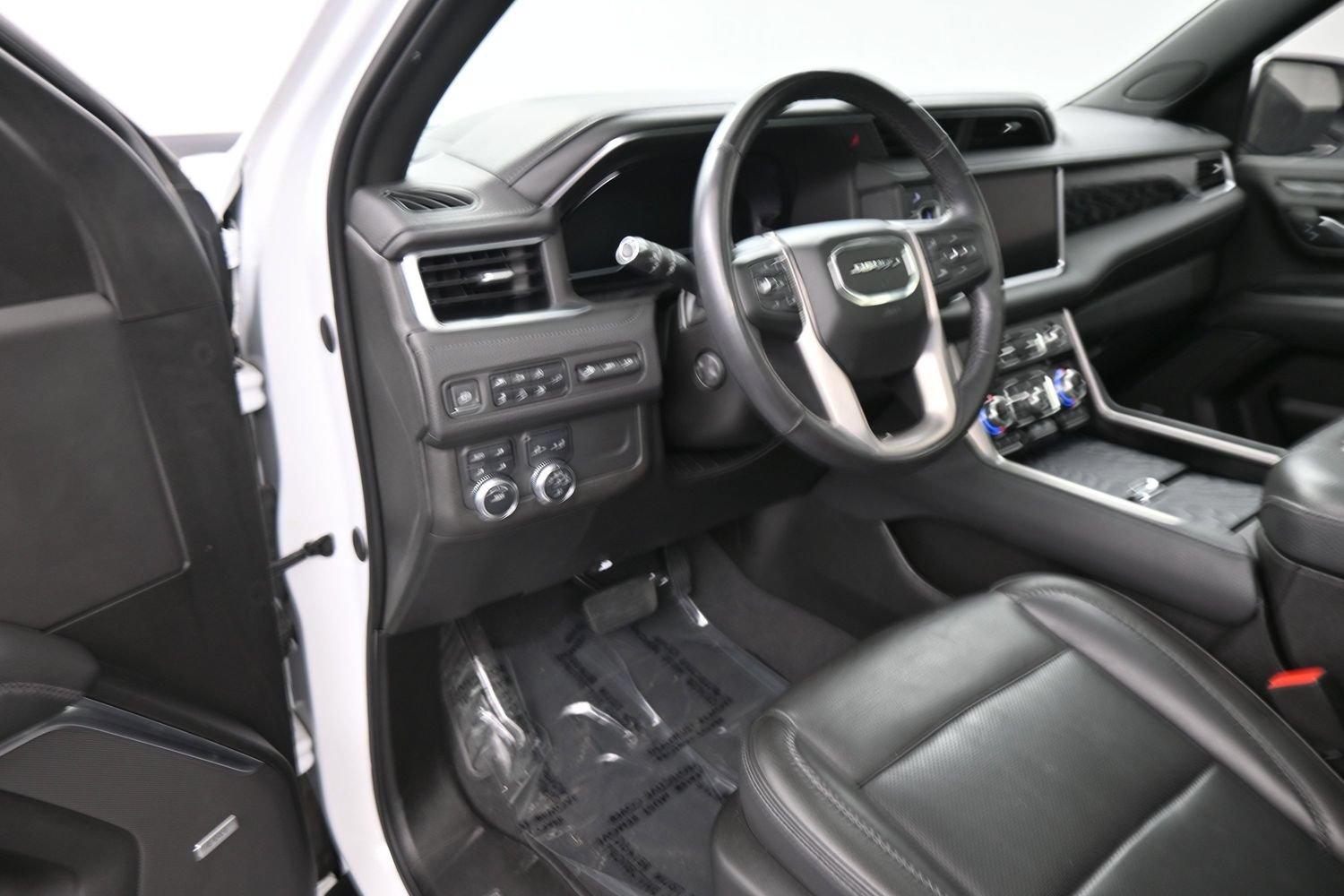 Used 2022 GMC Yukon Denali AWD/4WD image 12