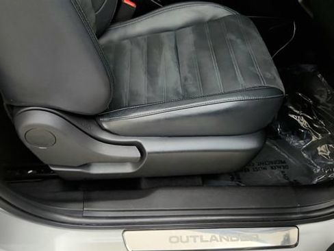 Used 2022 Mitsubishi Outlander SE AWD/4WD image 37