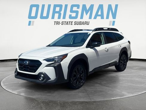 Used 2025 Subaru Outback Onyx Edition AWD/4WD image 2