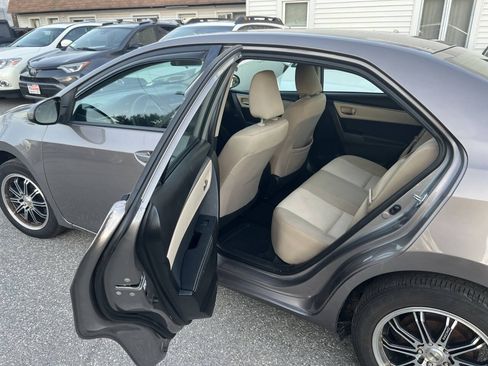 Used 2015 Toyota Corolla LE FWD image 15