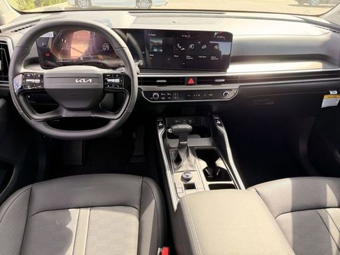 New 2026 Kia Sorento S FWD image 7