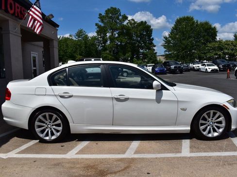 Used 2011 BMW 328i Sedan w/ Premium Pkg image 6