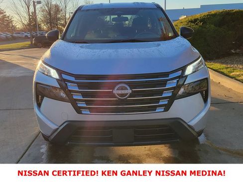 Certified 2024 Nissan Rogue S image 8