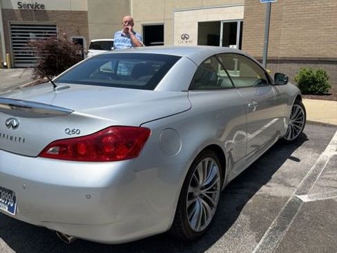 Used 2014 INFINITI Q60 Convertible w/ Premium Package RWD image 9