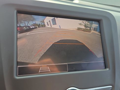 Certified 2023 Chevrolet Equinox LT FWD image 19