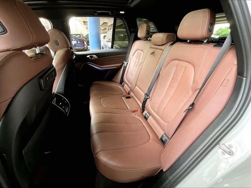 Used 2022 BMW X5 sDrive40i w/ M Sport Package image 19