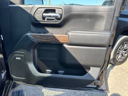 Used 2019 Chevrolet Silverado 1500 High Country w/ Technology Package AWD/4WD image 32