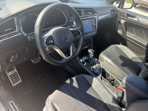 Certified 2024 Volkswagen Tiguan SE R-Line AWD/4WD image 8