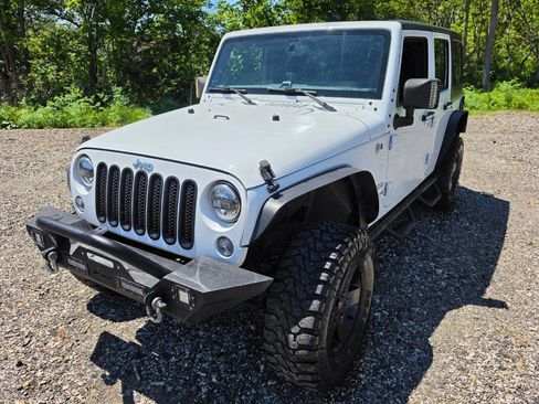 Used 2017 Jeep Wrangler Unlimited Sport w/ Quick Order Package 24S AWD/4WD image 1
