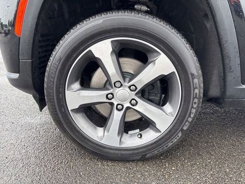 Used 2023 Jeep Grand Cherokee L Limited AWD/4WD image 14