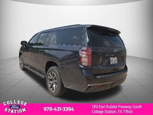 Used 2022 Chevrolet Suburban Z71 w/ Luxury Package AWD/4WD image 6