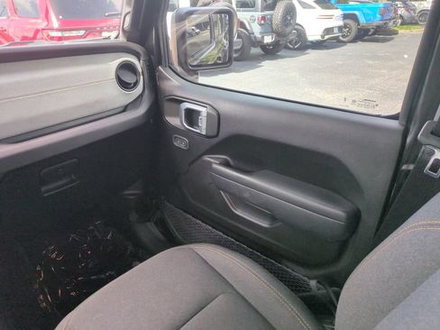 Used 2024 Jeep Wrangler Unlimited Sport AWD/4WD image 18