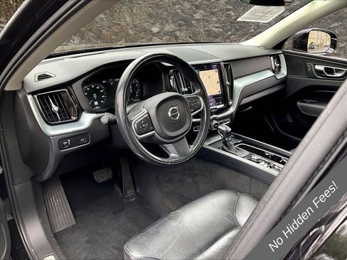 Used 2018 Volvo XC60 T6 Momentum w/ Convenience Package AWD/4WD image 10