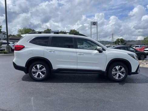 Certified 2025 Subaru Ascent Premium w/ Popular Package #1 AWD/4WD image 4