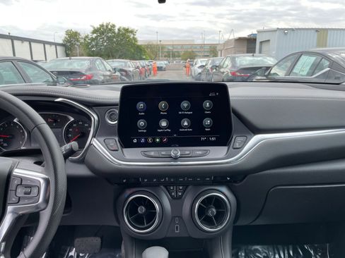 Used 2025 Chevrolet Blazer LT image 17