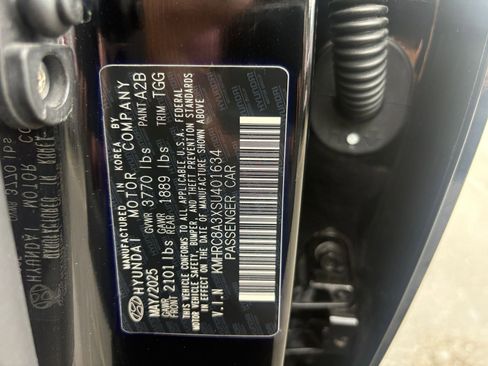 Used 2025 Hyundai Venue SEL image 29