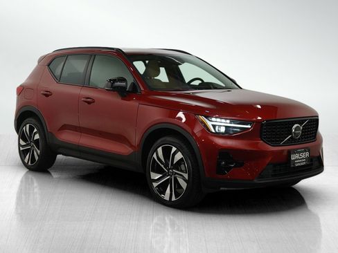 Used 2023 Volvo XC40 B5 Ultimate w/ Protection Package Premier image 8