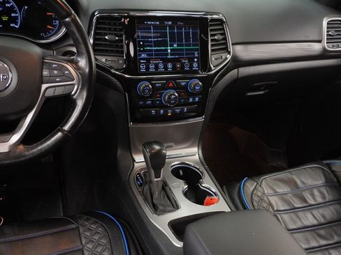 Certified 2020 Jeep Grand Cherokee Altitude AWD/4WD image 25