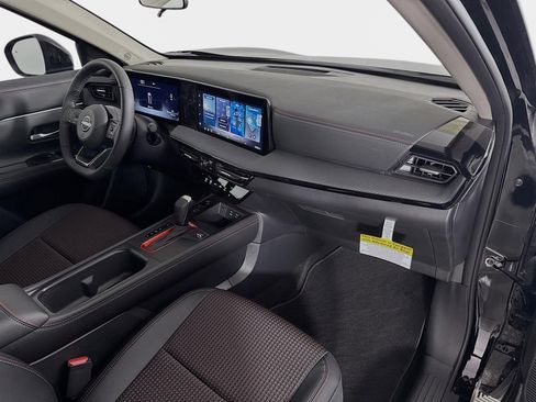 New 2026 Nissan Kicks SR FWD image 26