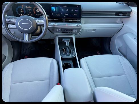 Used 2025 Hyundai Kona SEL FWD image 18
