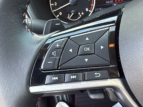 Certified 2023 Nissan Altima 2.5 SR FWD image 10