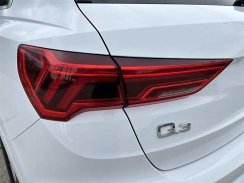 Used 2024 Audi Q3 2.0T Premium image 11