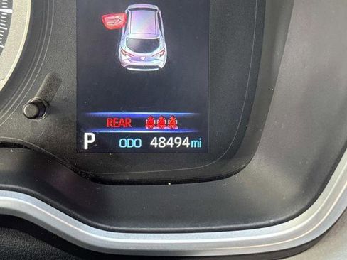 Used 2021 Toyota Corolla SE FWD image 28