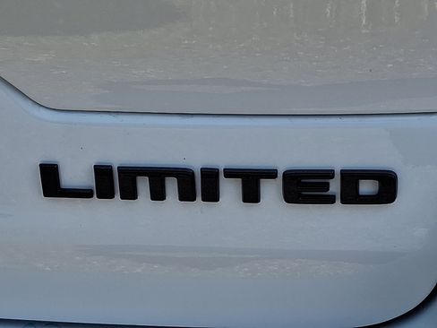 New 2025 Jeep Grand Cherokee Limited w/ Black Appearance Package image 16