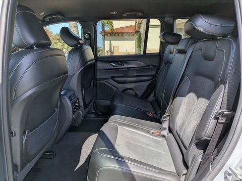 Certified 2025 Jeep Grand Cherokee Altitude RWD image 20
