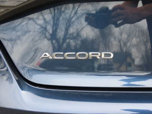 Certified 2025 Honda Accord SE image 7