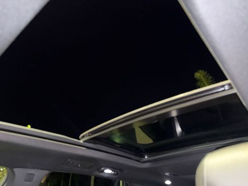 Used 2022 Cadillac XT6 Luxury FWD image 4