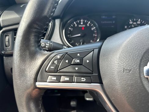 Used 2019 Nissan Rogue SV AWD/4WD image 50