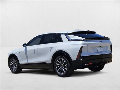 New 2024 Cadillac Lyriq Sport image 9