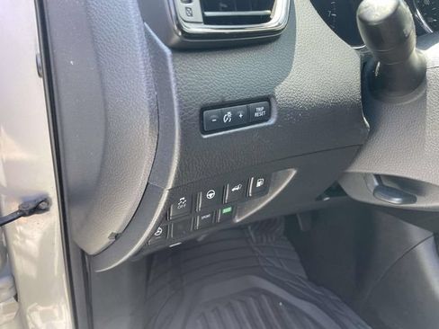Used 2019 Nissan Rogue SL FWD image 22