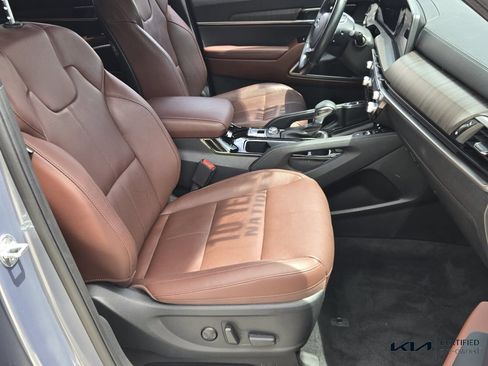 Certified 2023 Kia Telluride EX w/ EX Captain's Chair Package FWD image 17