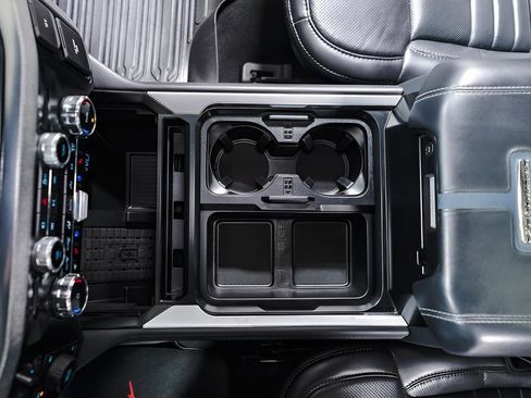 Used 2025 Ford F450 Platinum w/ FX4 Off-Road Package image 17